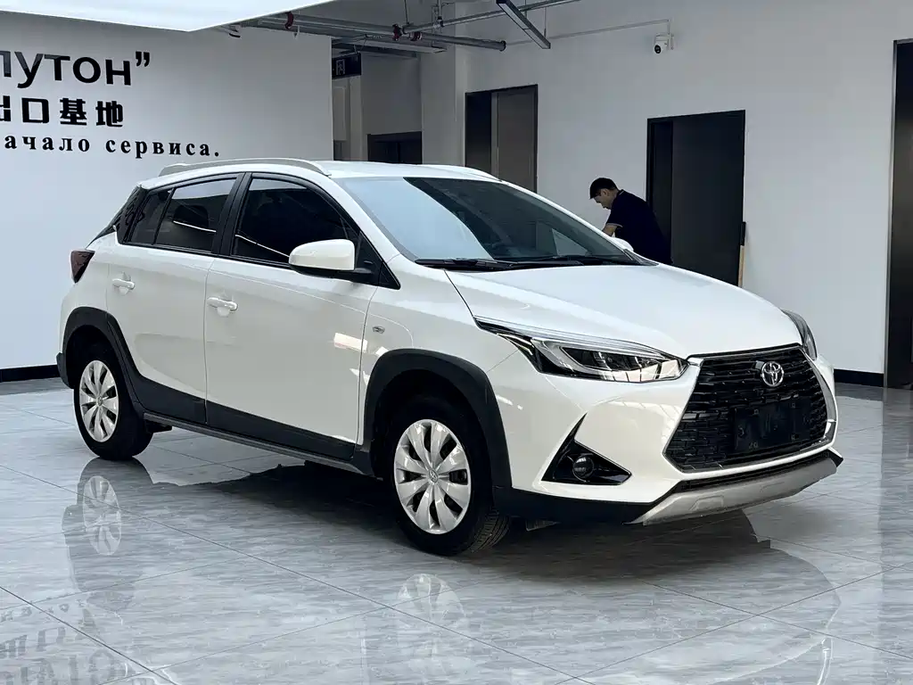 Toyota Yaris L 2022