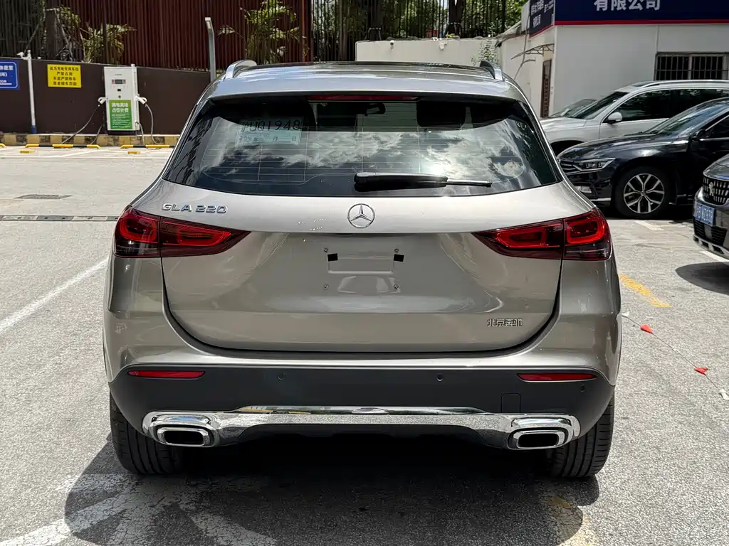 Mercedes-Benz GLA 2023