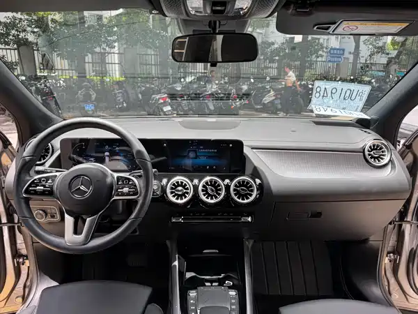 Mercedes-Benz GLA 2023