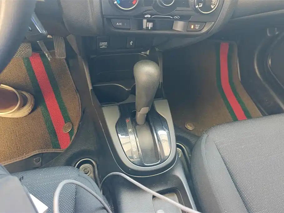 Honda Fit 2018 — фото 16