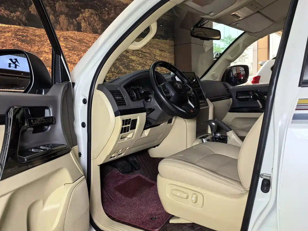 Toyota Land Cruiser 2017 — фото 8