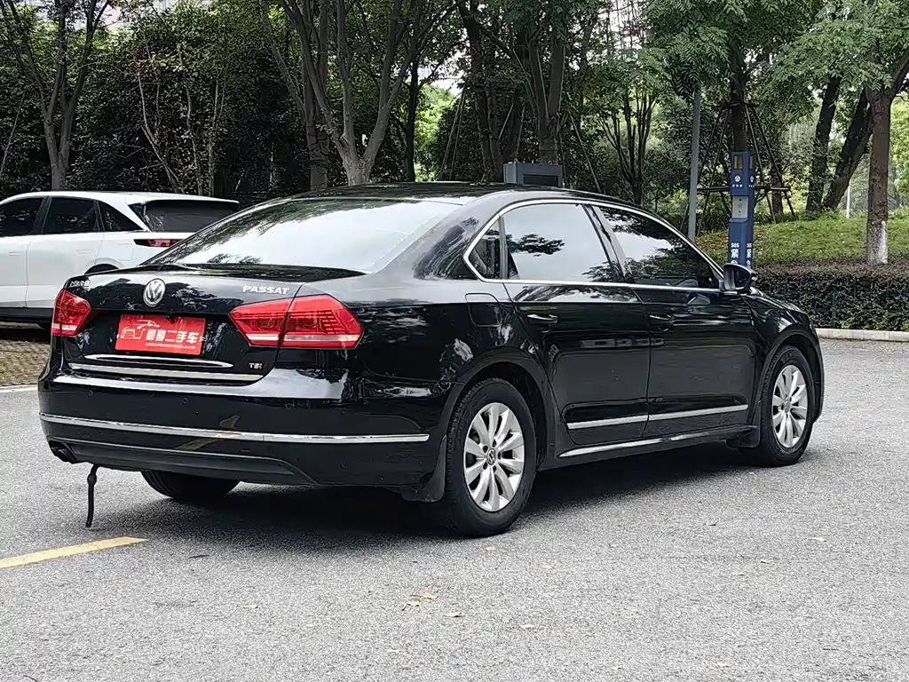 Volkswagen Passat 2014 — фото 13