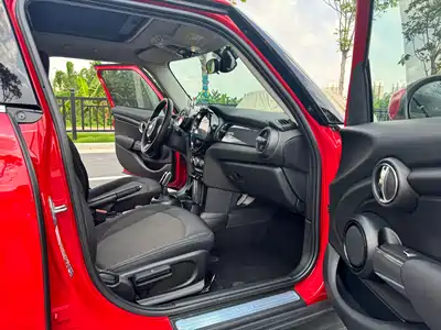 MINI MINI 2023