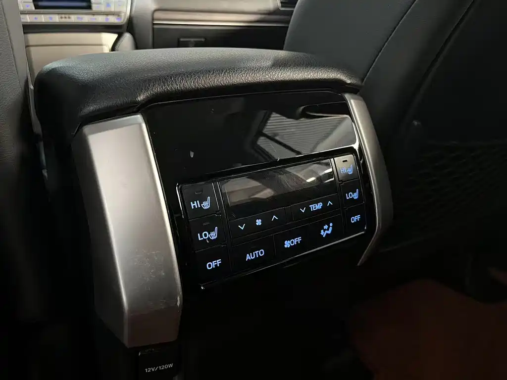 Toyota Prado 2019 — фото 17