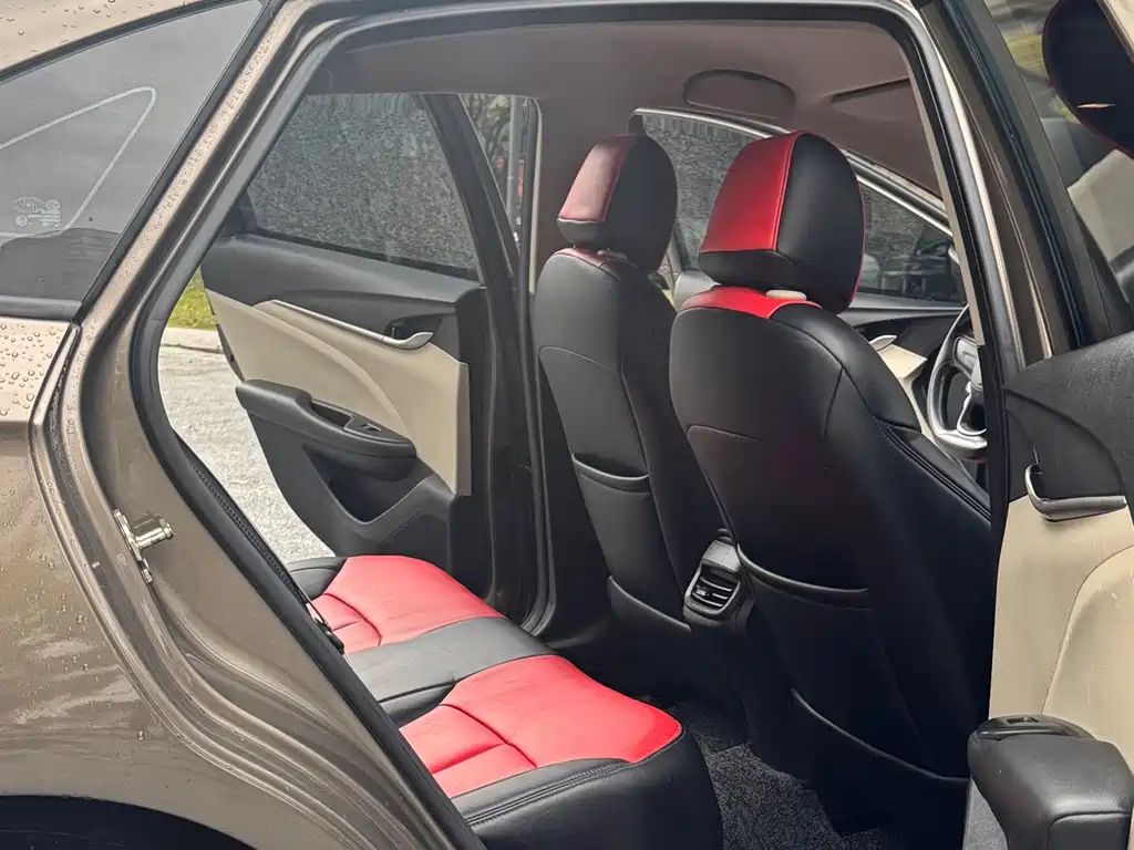 Buick Excelle 2015 — фото 16
