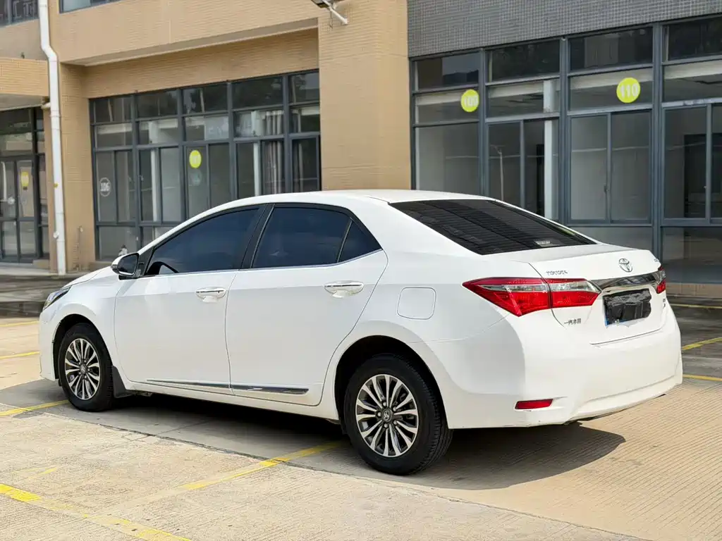 Toyota Corolla 2018 — фото 10