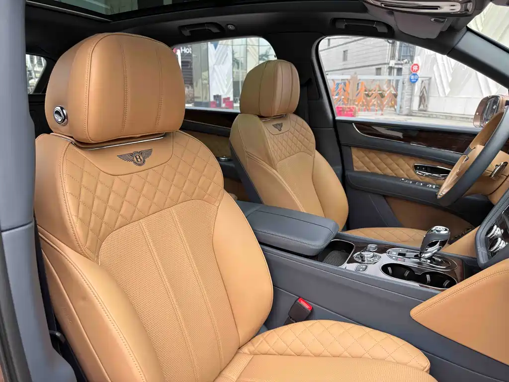 Bentley Bentayga 2017 — фото 19