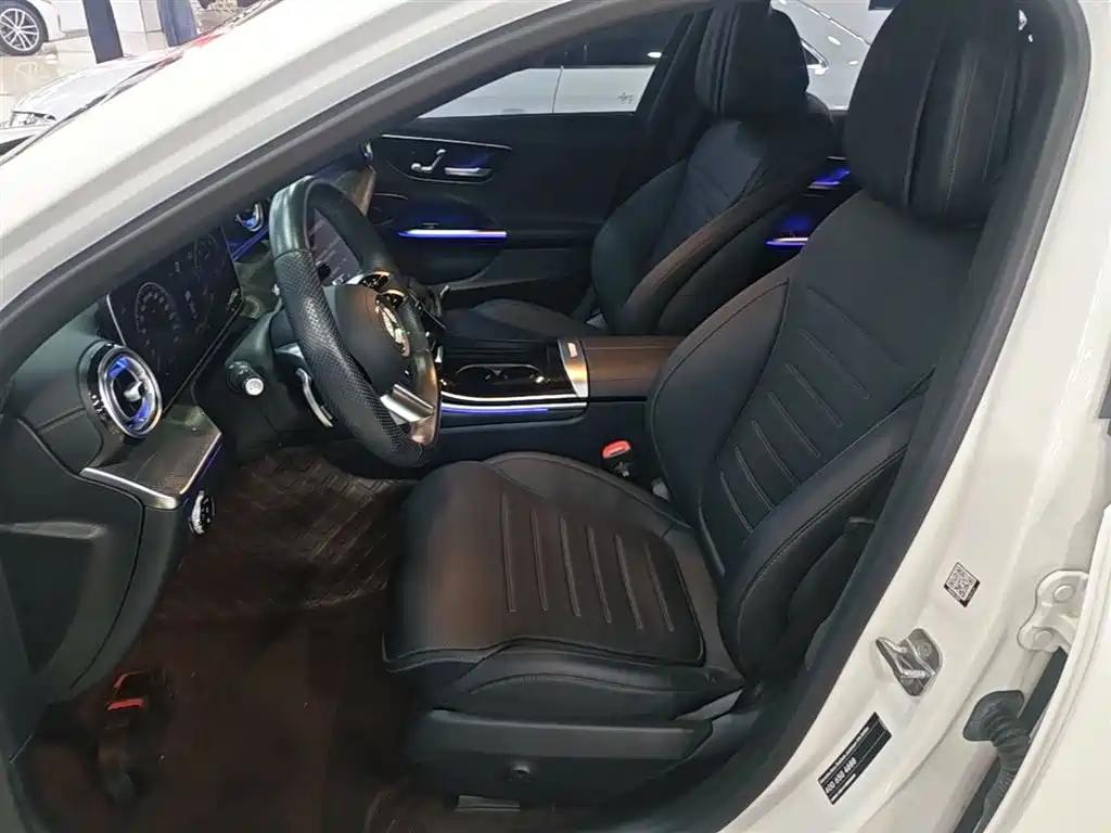 Mercedes-Benz C-Class 2024 — фото 15