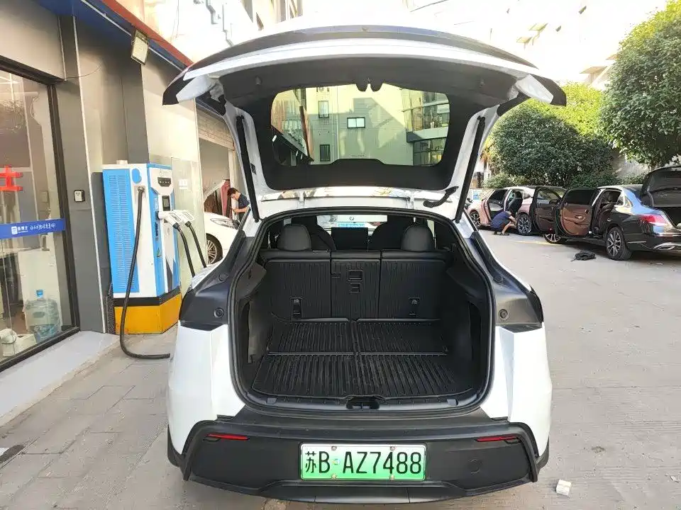 Tesla Model Y 2026 — фото 4