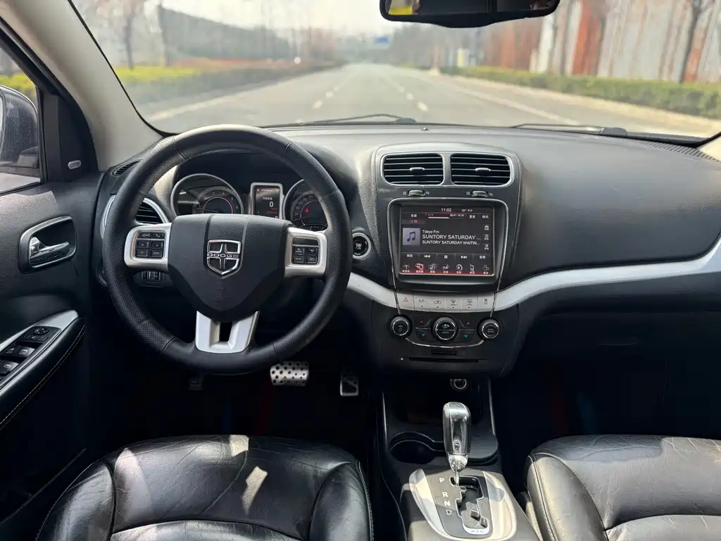 Dodge Journey 2014 — фото 9