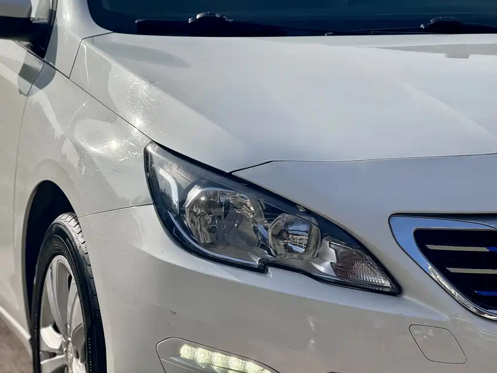 Peugeot 408 2015 — фото 4