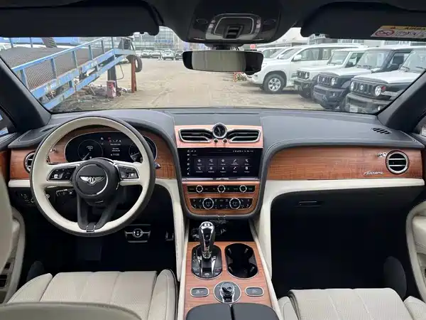 Bentley Bentayga 2023