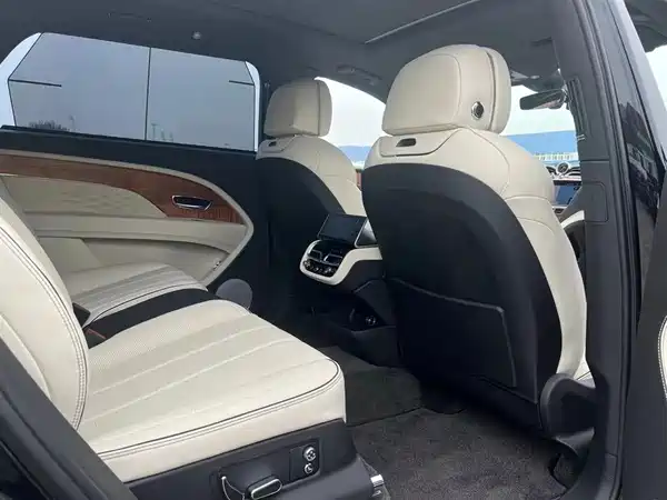 Bentley Bentayga 2023
