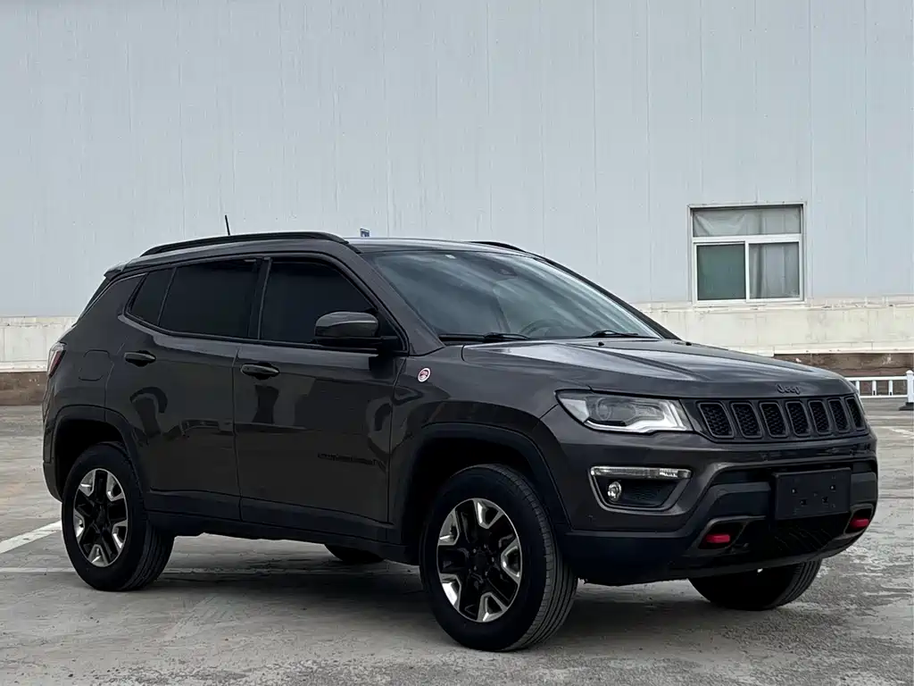 Jeep Compass 2018 — фото 3