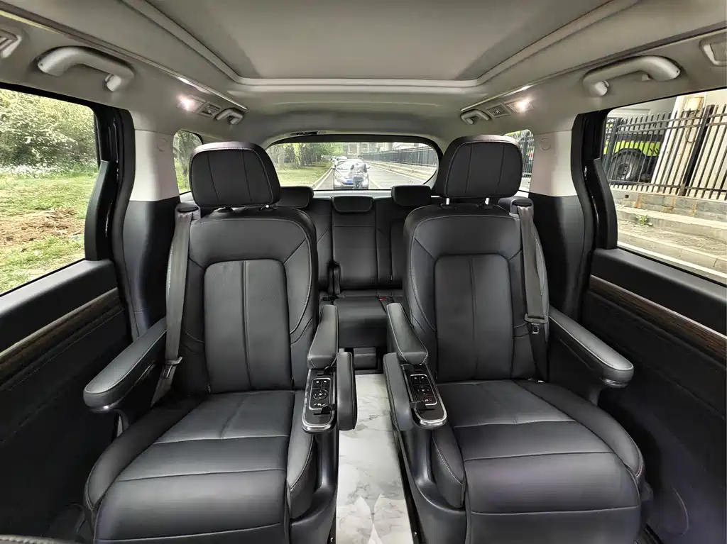 GAC Motor Trumpchi M8 2023 — фото 13