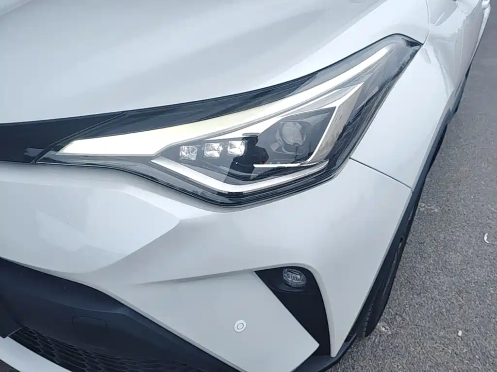 Toyota C-HR 2023 — фото 18