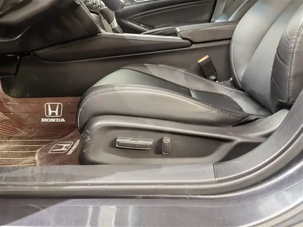 Honda Accord 2022 — фото 8