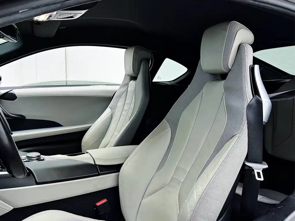 BMW i8 2016 — фото 17