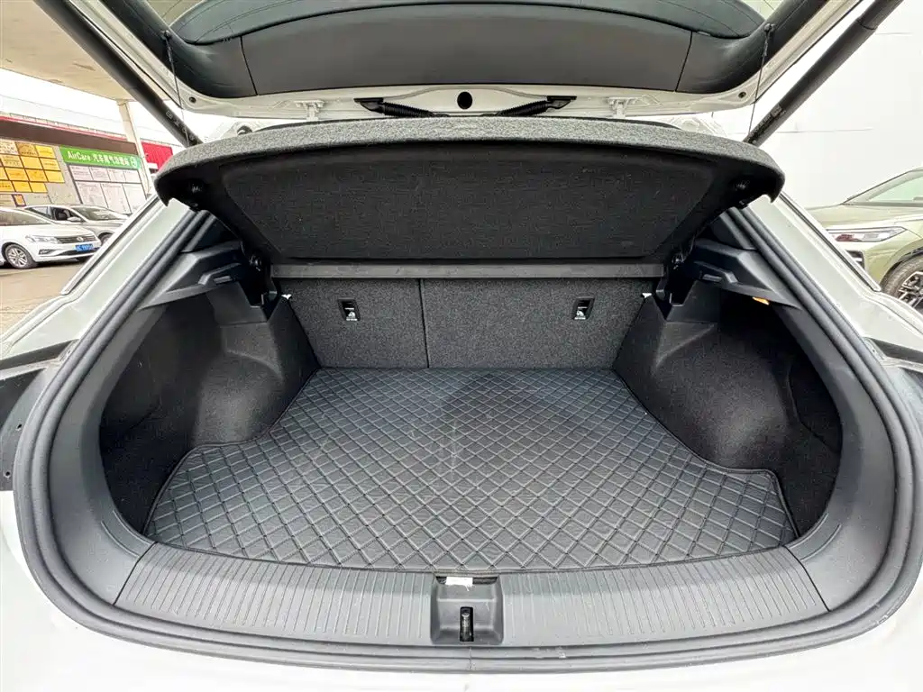 Volkswagen T-Roc 2024 — фото 10