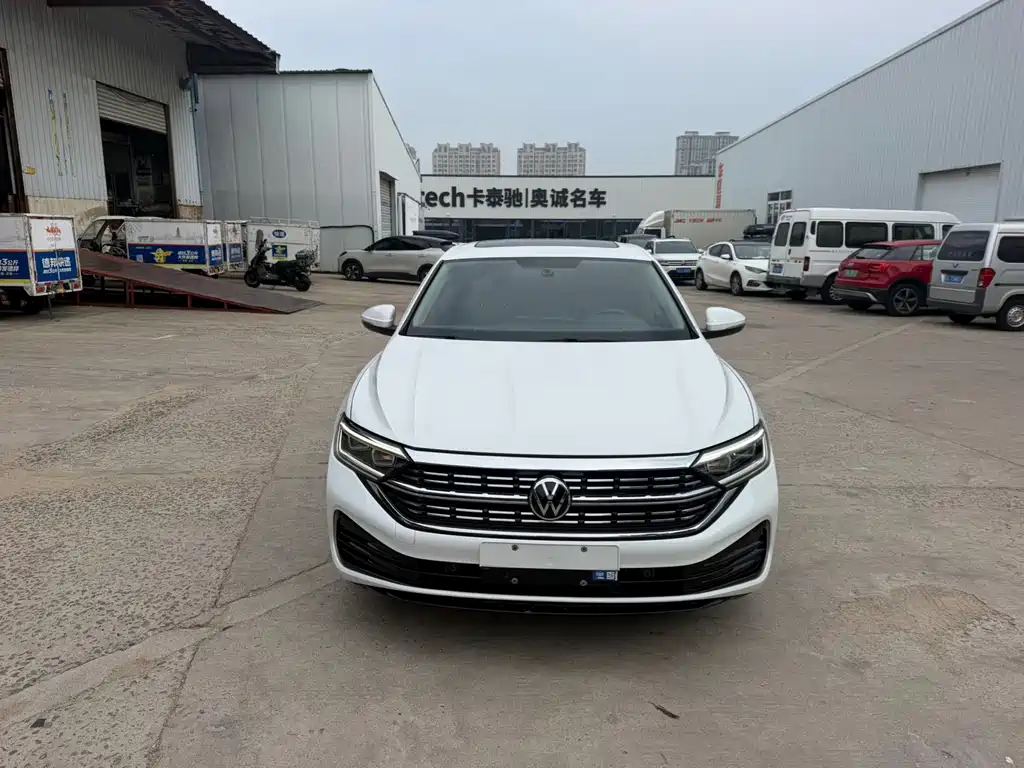 Volkswagen Sagitar 2022