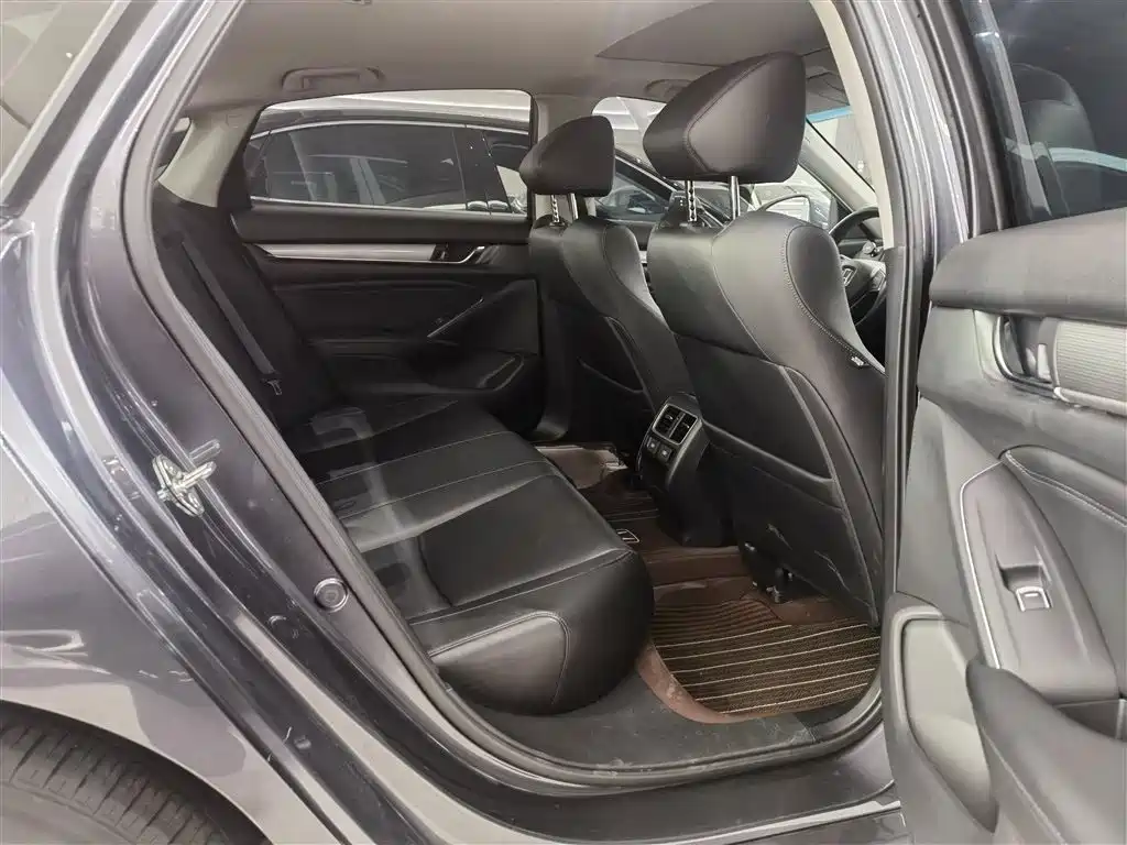 Honda Accord 2022 — фото 17