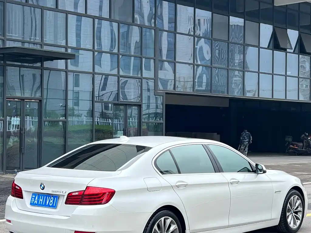 BMW 5 Series 2016 — фото 4