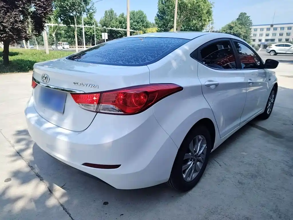 Hyundai Elantra 2016