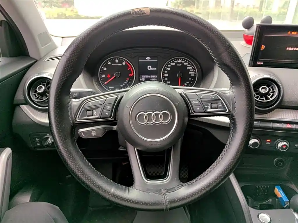 Audi Q2L 2020 — фото 11