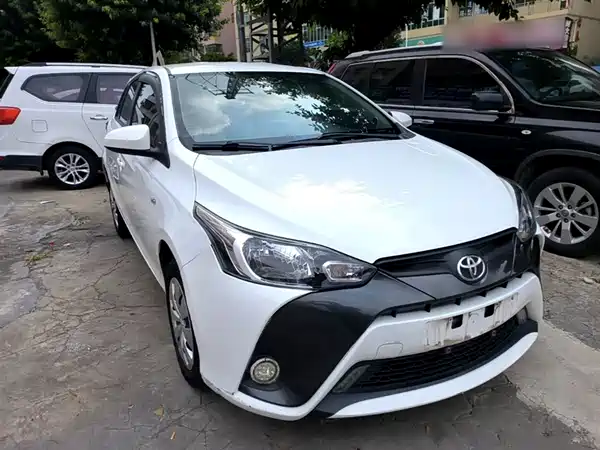 Toyota Yaris L 2021