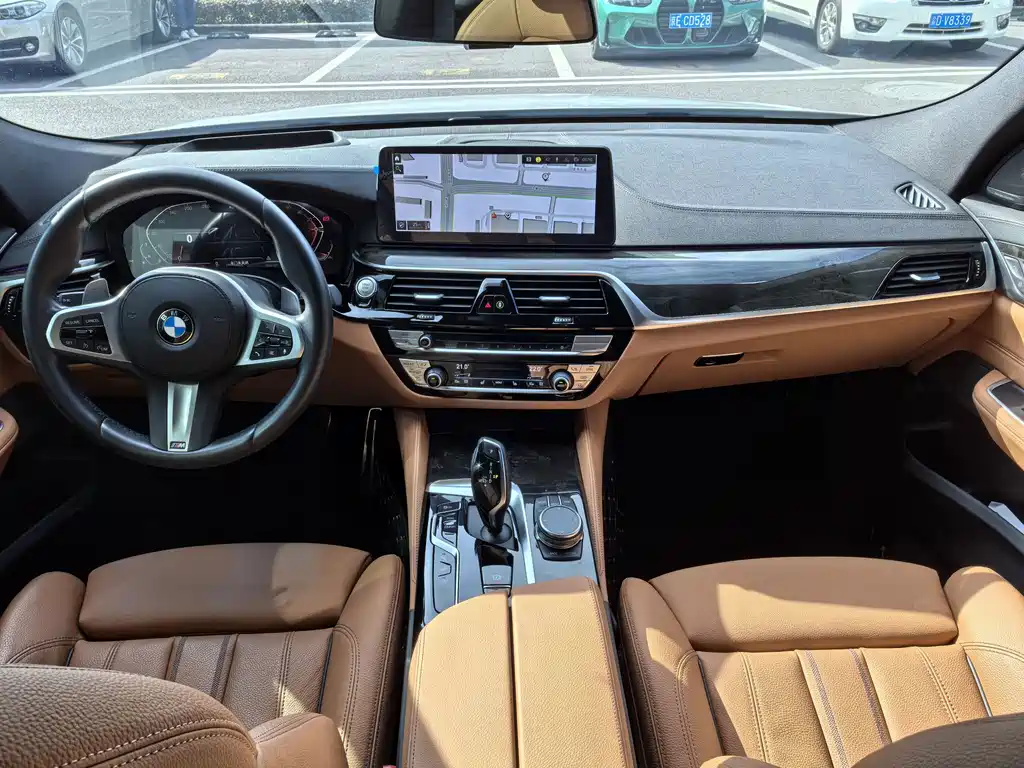 BMW 6 Series GT 2024 — фото 12