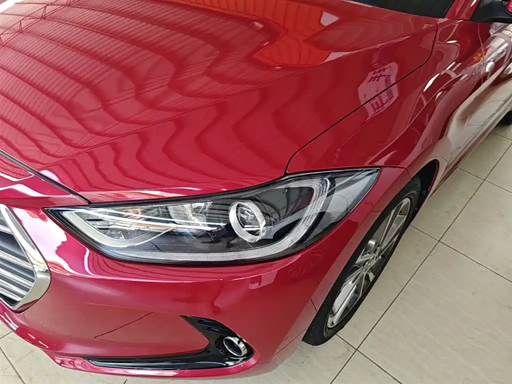 Hyundai Elantra 2019 — фото 24