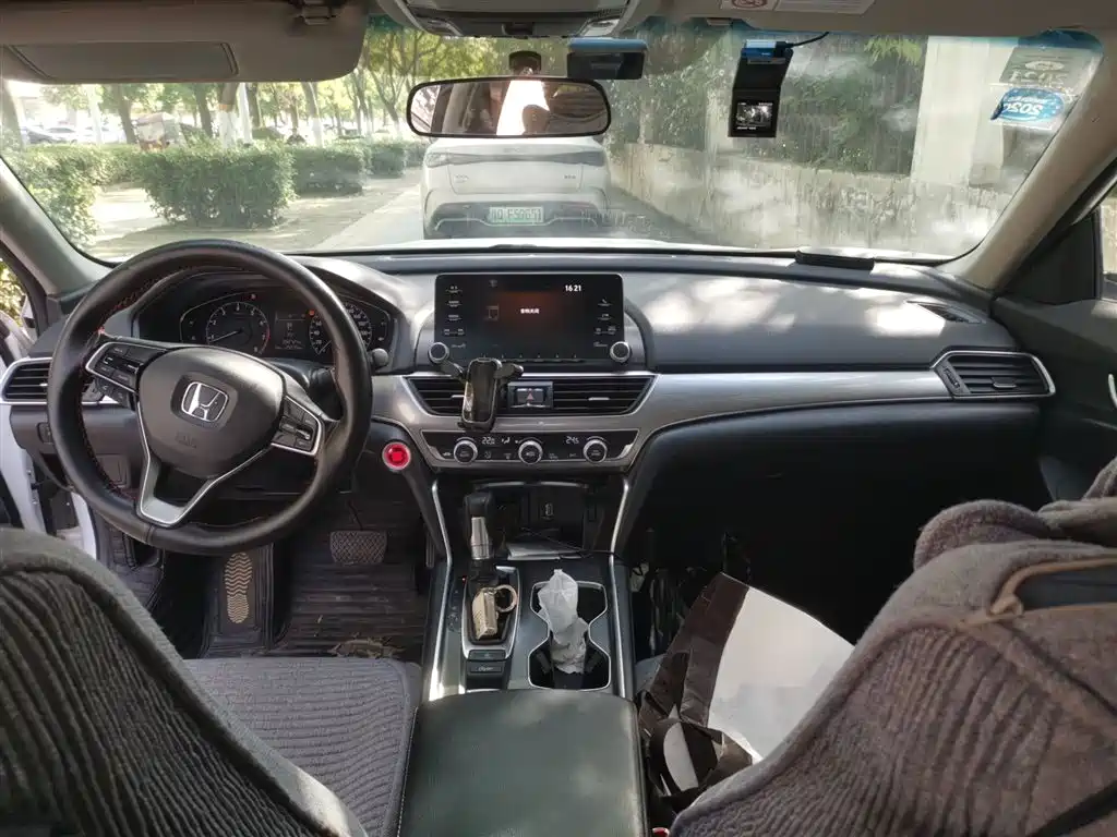 Honda Accord 2019 — фото 13