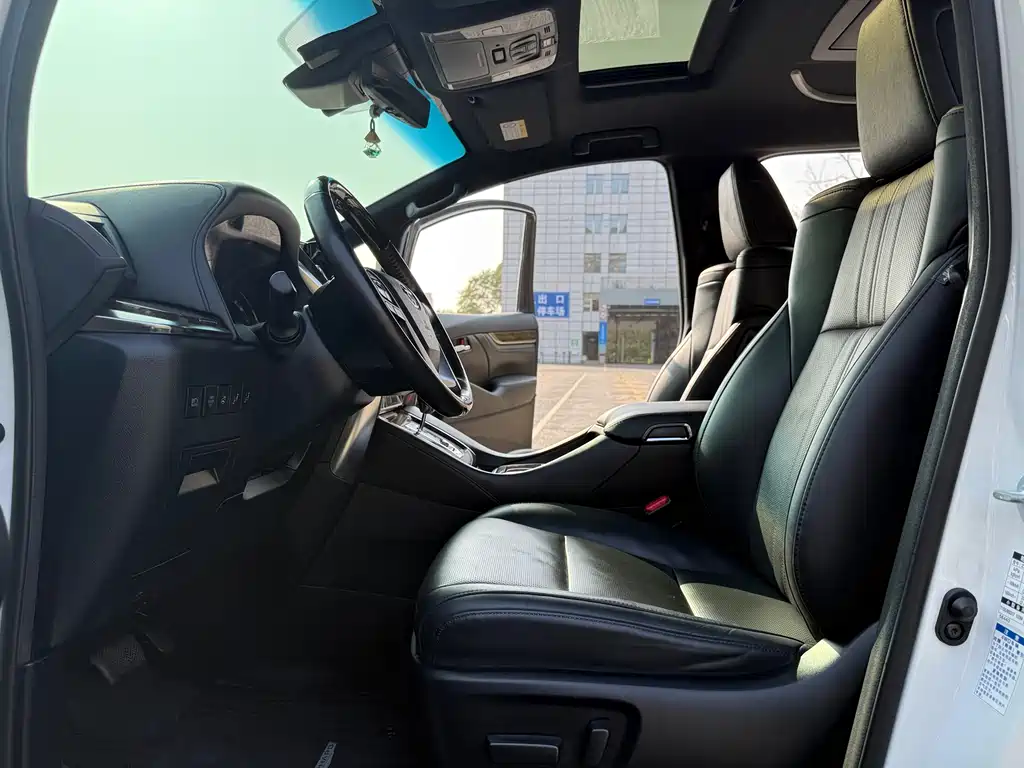Toyota Alphard 2022 — фото 6