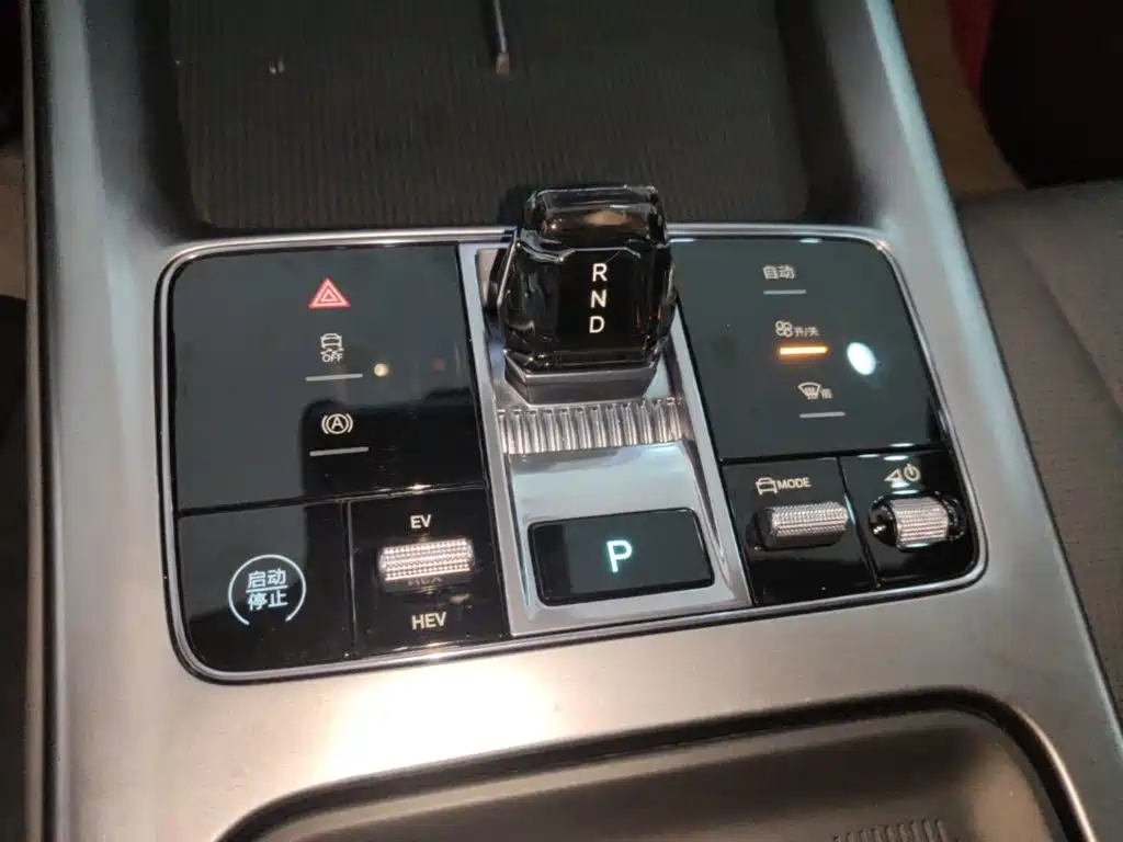 BYD Seal 07 DM-i 2025 — фото 14