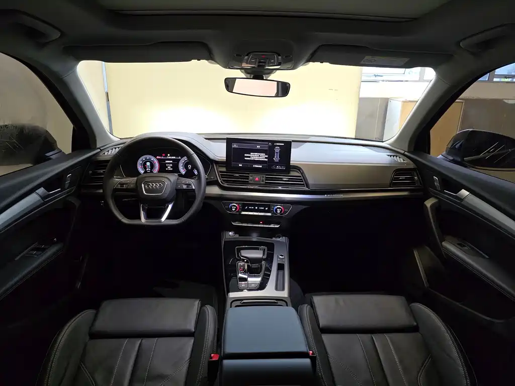 Audi Q5L 2023 — фото 13