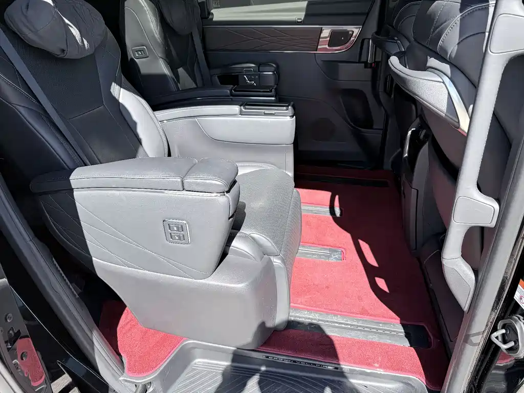 Toyota Vellfire 2024 — фото 13