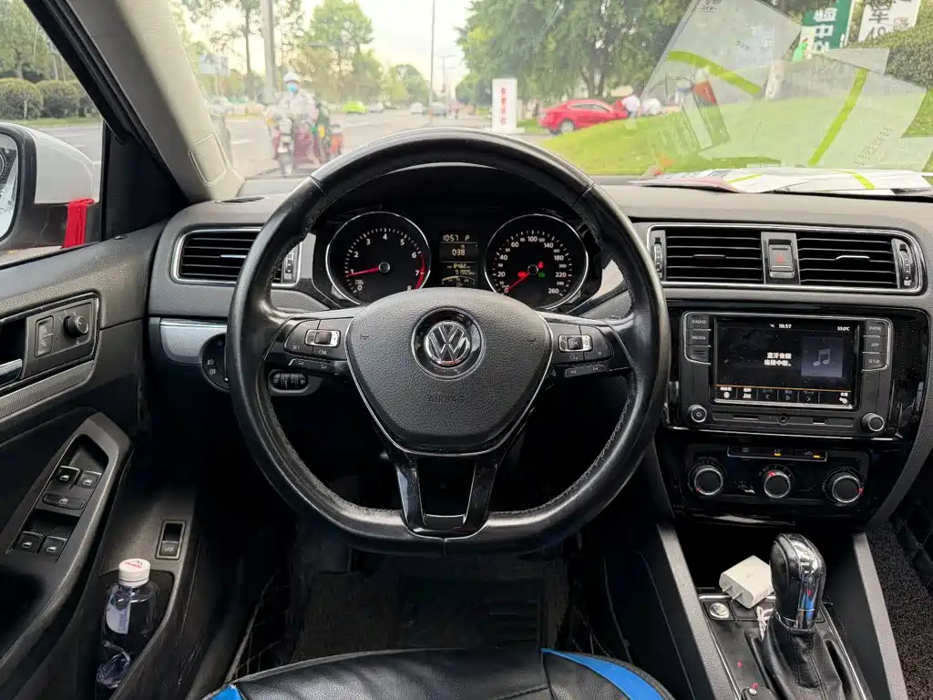 Volkswagen Sagitar 2017 — фото 14
