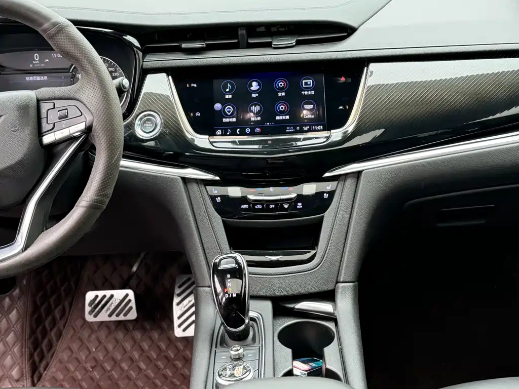 Cadillac XT6 2023 — фото 21
