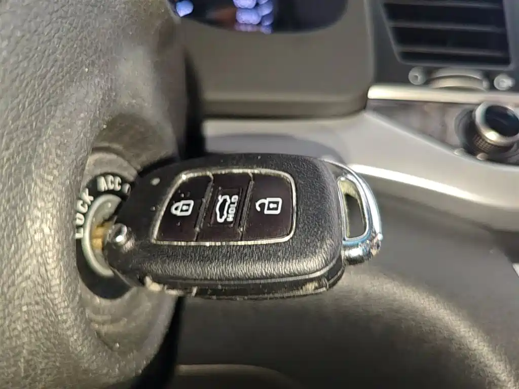 Hyundai Elantra 2019 — фото 9