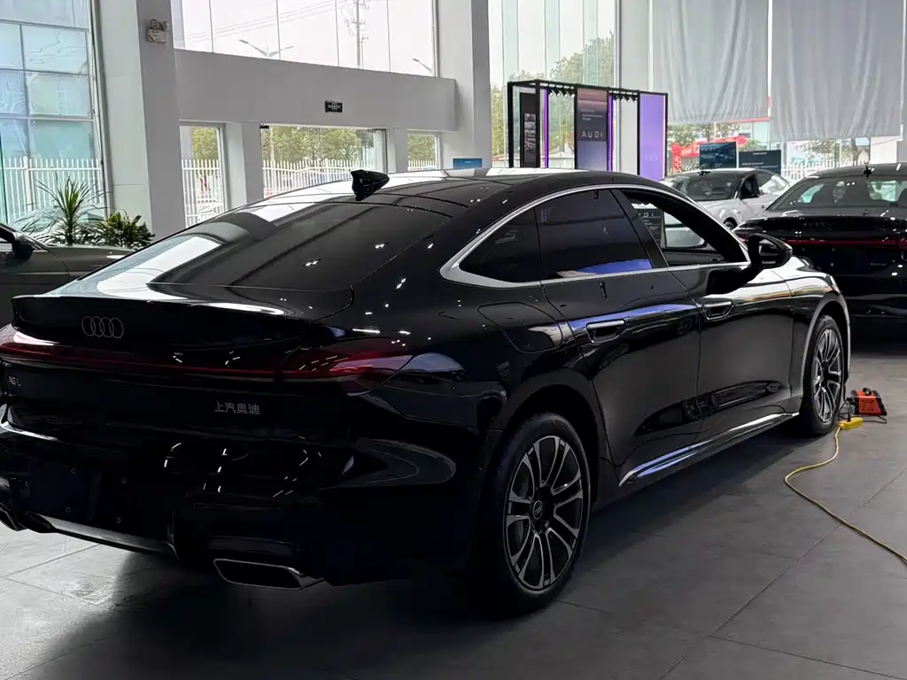 Audi A5L Sportback — фото 5