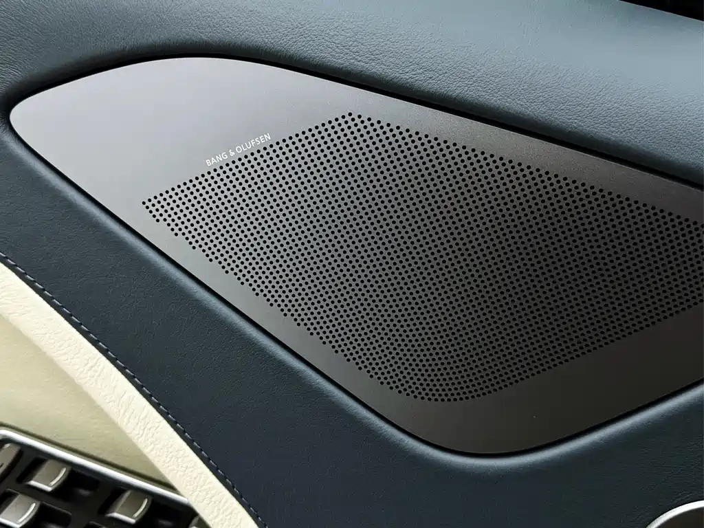 Aston Martin Rapide 2011 — фото 12