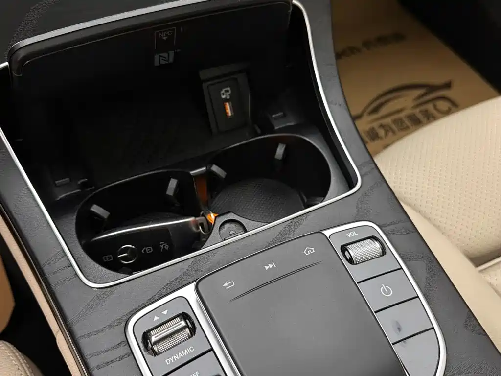 Mercedes-Benz C-Class 2019 — фото 17