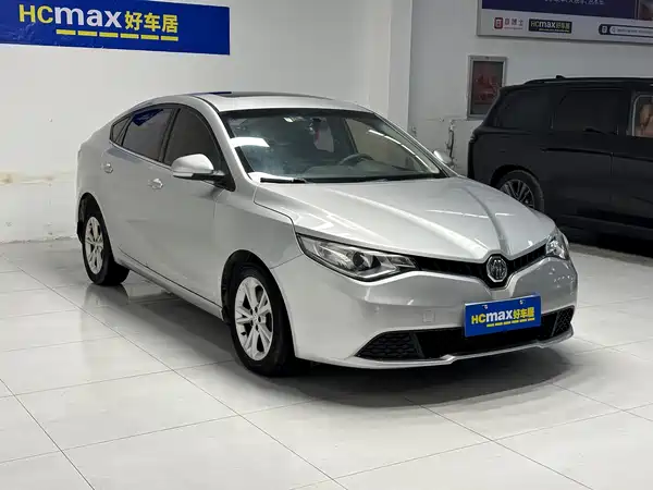 MG GT 2015