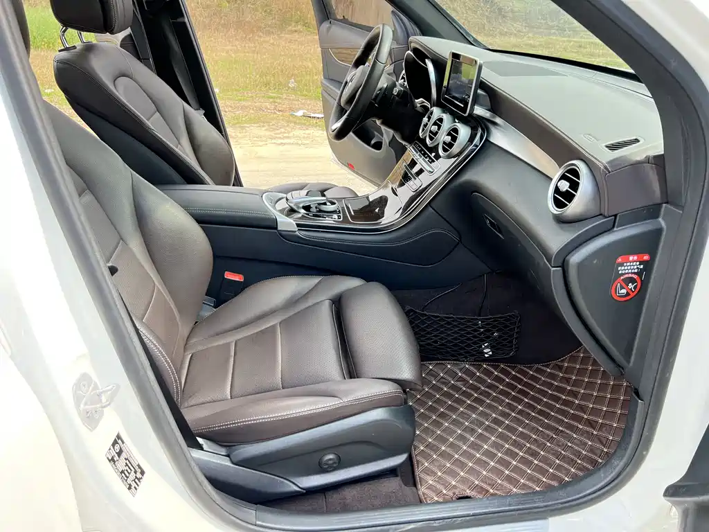 Mercedes-Benz GLC 2018 — фото 15
