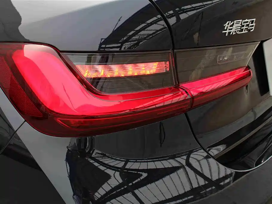BMW 3 Series 2025 — фото 15
