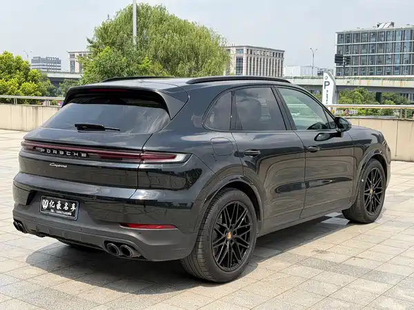 Porsche Cayenne 2024