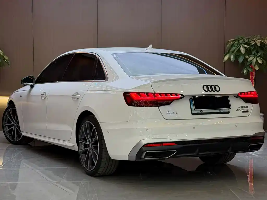 Audi A4L 2021 — фото 4