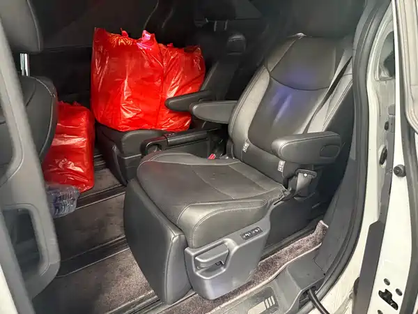 Toyota Sienna 2024