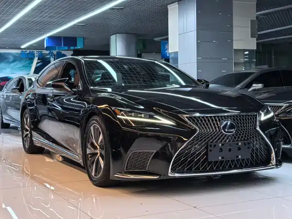 Lexus LS 2021
