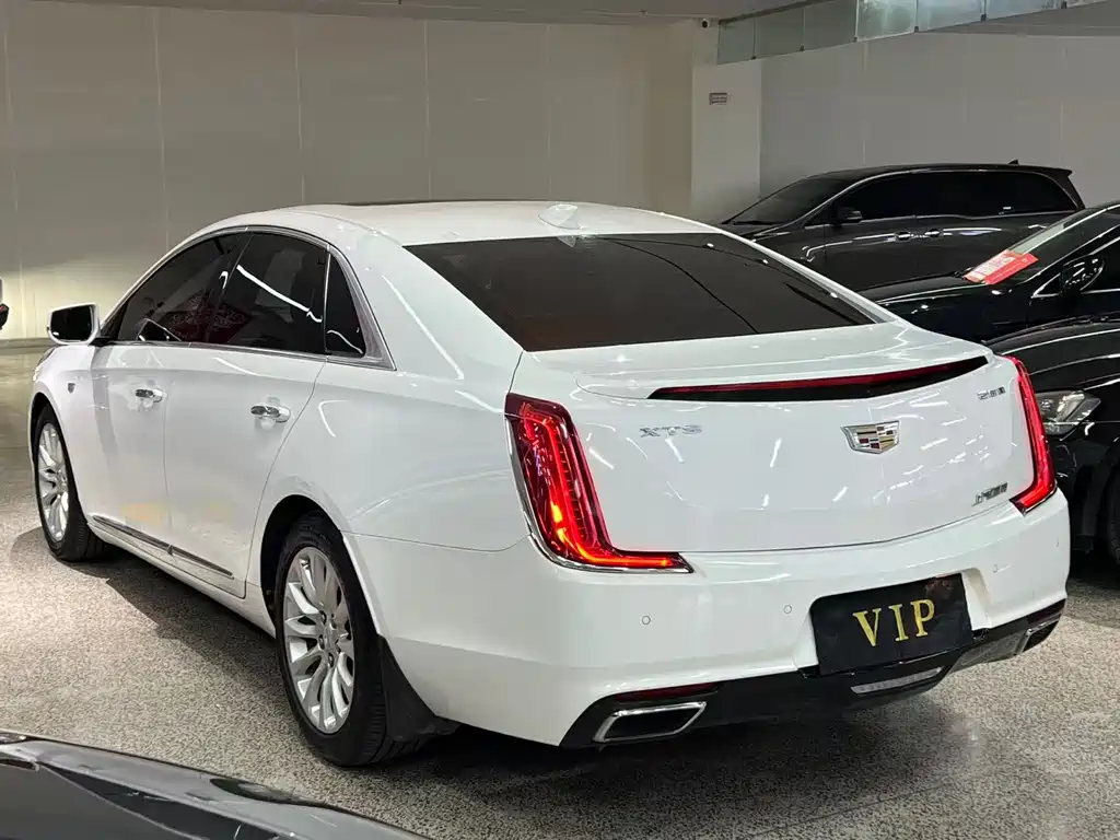 Cadillac XTS 2018 — фото 10